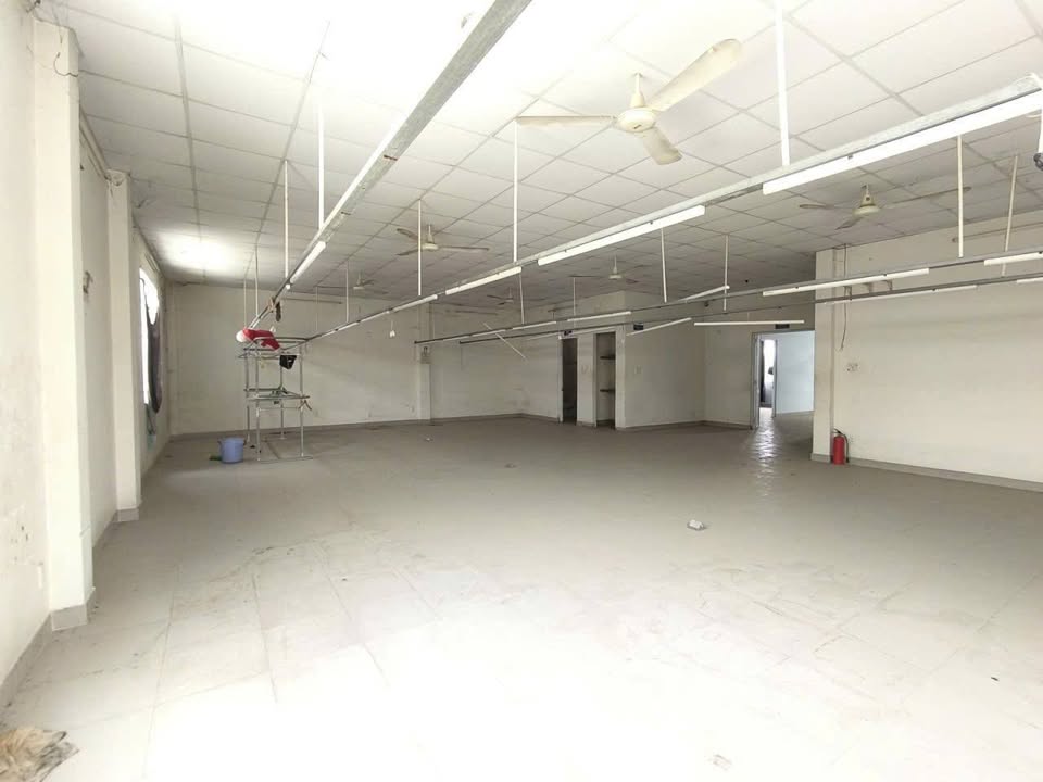 Xưởng mặt tiền đường Tân Hiệp Hóc Môn 430m² giá 20 tỷ - Sổ hồng riêng, thương lượng!