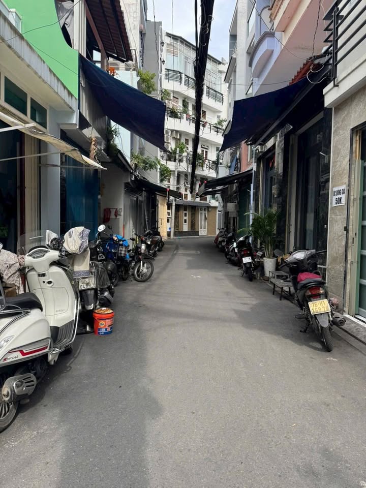 Nhà đất Phú Nhuận 94m² giá 15 tỷ - Đầu tư sinh lời tuyệt vời!