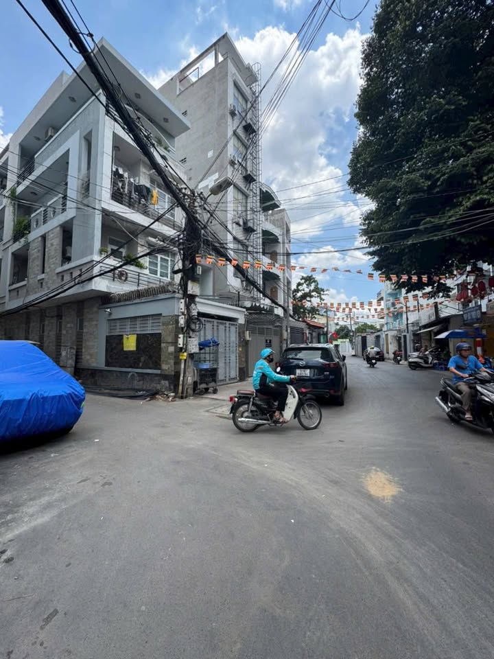 Nhà phố Bình Thạnh 99m² giá 8 tỷ - Sổ đỏ chính chủ, HXH tới cửa!