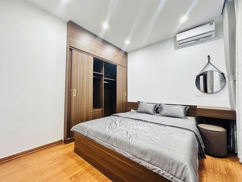 Nhà Đê La Thành Ba Đình 32m² giá 8.66 tỷ - Thiết kế 6 tầng thang máy sang trọng!
