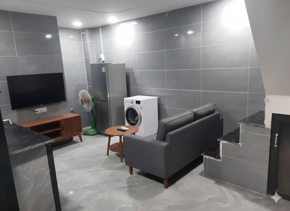 Nhà phố Tân Bình 15m² giá thỏa thuận - Khu vực trung tâm, tiện ích đầy đủ!