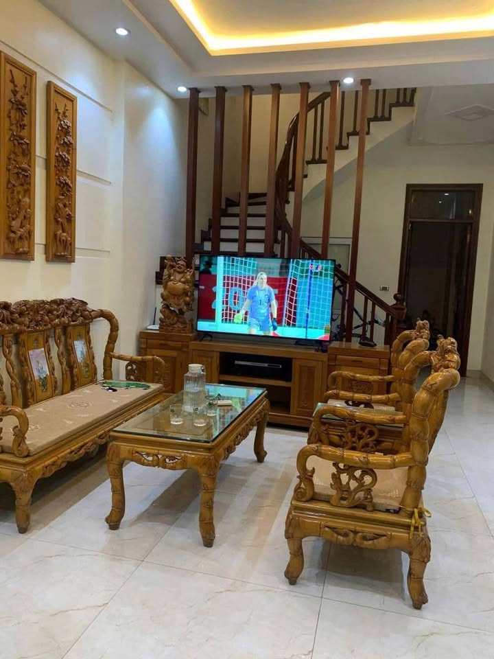 Nhà phố mặt đường Đinh Thị Vân, Nam Định 62m² giá 4.5 tỷ - Vị trí đẹp, kinh doanh sầm uất!