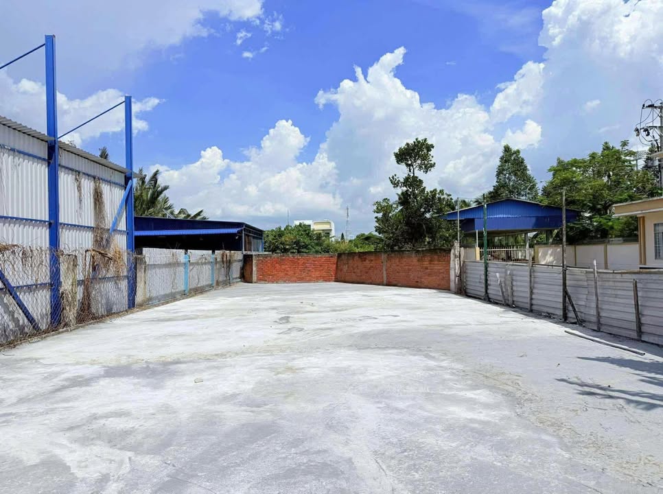 Mặt tiền Lê Văn Phẩm Thới Sơn 288.5m² giá 8.4 tỷ - Vị trí đắc địa, thương lượng nhẹ!