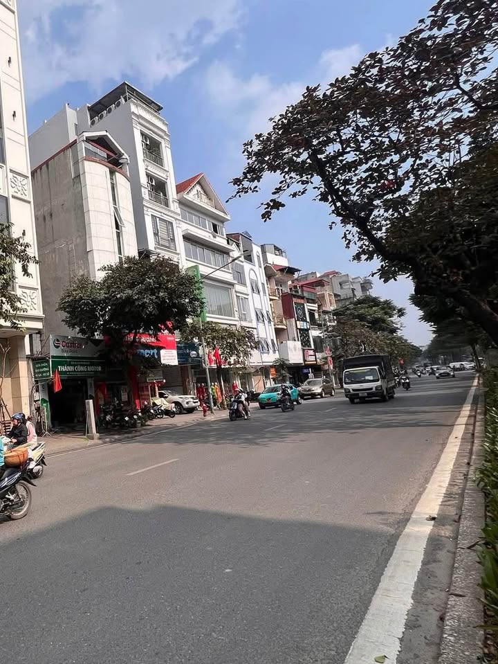 Khách sạn 9 tầng Kim Mã Ba Đình 208m² - Doanh thu 250 triệu/tháng!