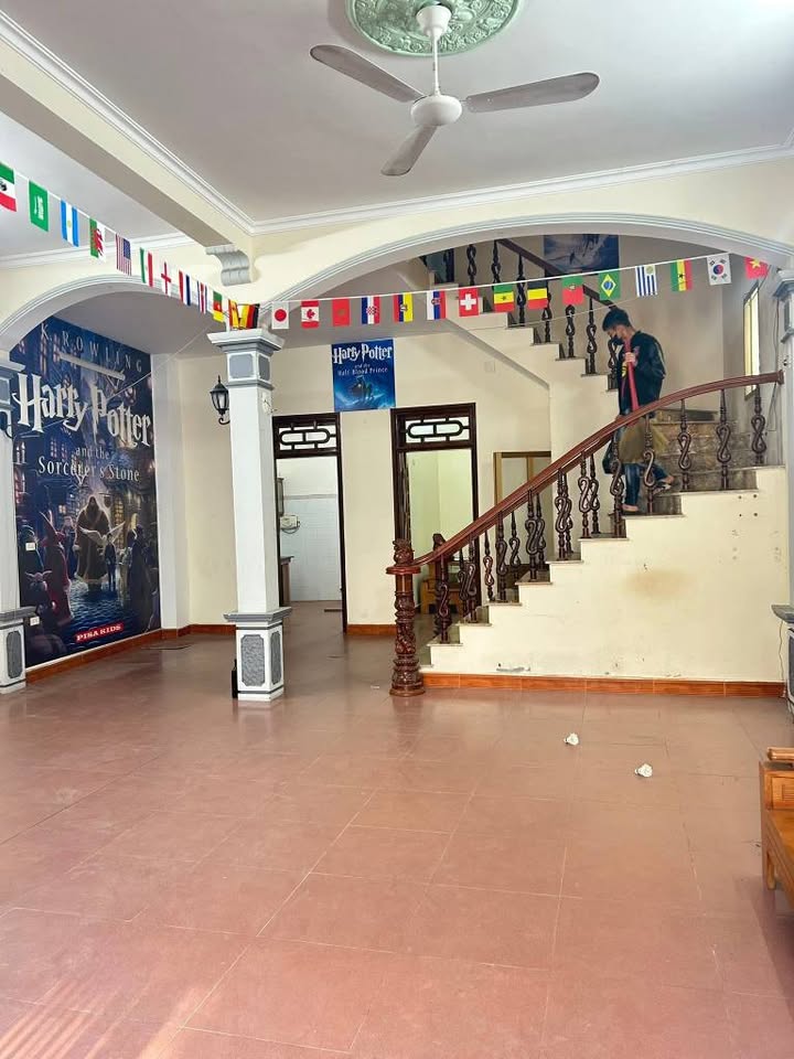 Nhà mặt phố Lê Thanh Nghị 98m² giá 10 triệu - Phù hợp làm văn phòng, phòng tập!