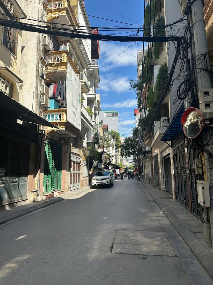 Cho thuê FrontHouse 105m² tại Hoàng Văn Thái - Thích hợp làm Spa, Phòng khám, Văn phòng