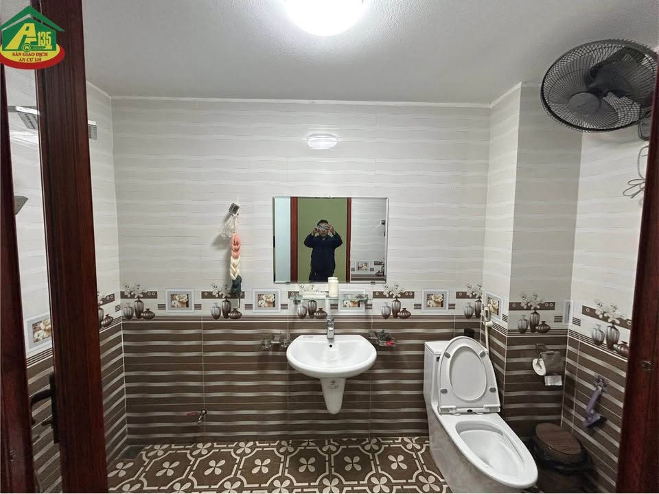 Nhà 2,5 tầng Nguyễn Văn Cừ, Nam Bình 95m² - Nhà đẹp, chính chủ bán gấp!