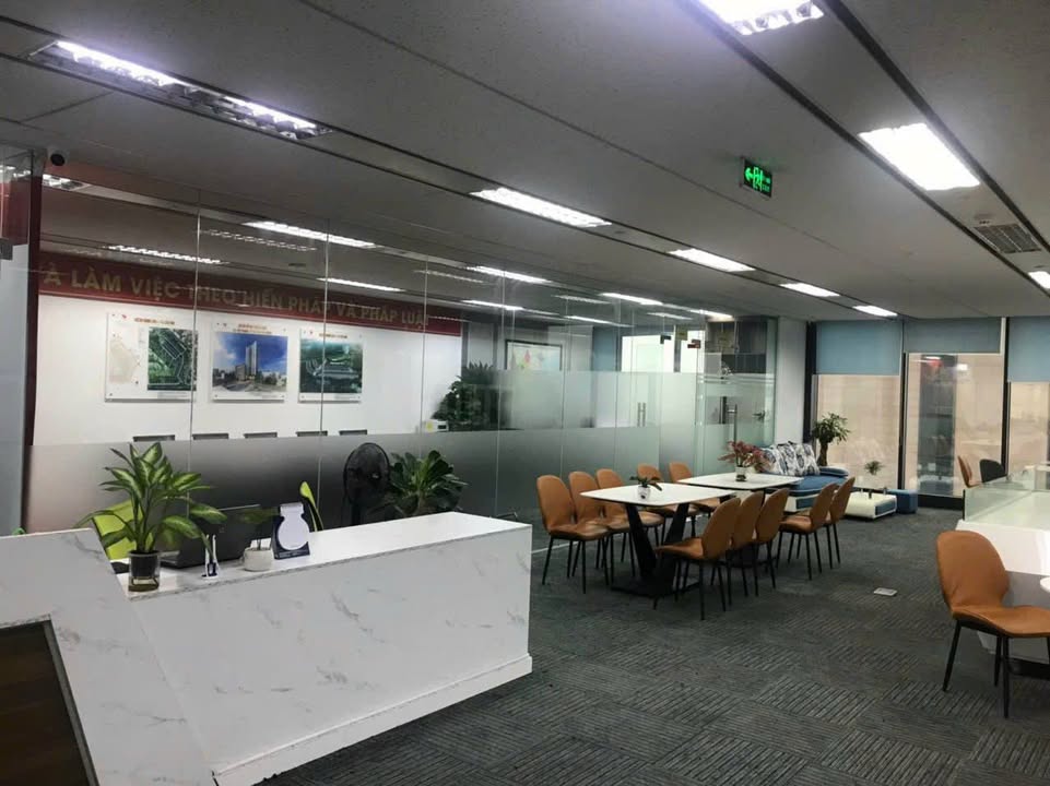 Cho thuê văn phòng tại Duy Tân, Cầu Giấy 490m² - Giá siêu hấp dẫn!