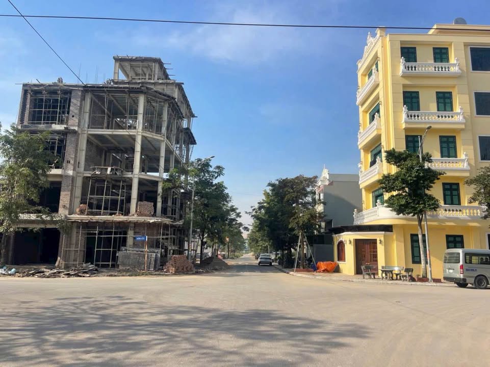 Bán lô đất KĐT Aroma Trang Hạ, Từ Sơn 95m² giá chỉ 5 tỷ - Sổ hồng chính chủ!