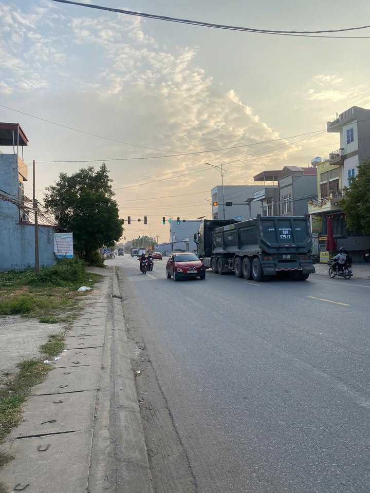 FrontHouse đường 298 Minh Đức, Việt Yên 80m² - Vị trí đắc địa cho kinh doanh!