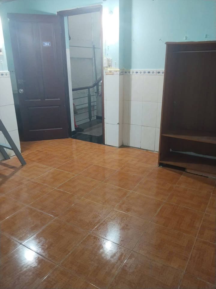 Phòng cho thuê tại Bình Tân 25m² giá 2.2 triệu - Cửa sổ thoáng mát, toilet riêng
