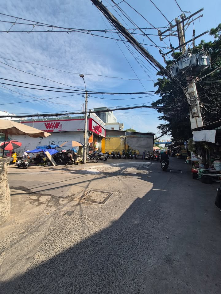 Nhà mặt tiền kinh doanh đường Nguyễn Hữu Tiến 100m² giá 12 triệu - Thích hợp ở và buôn bán!