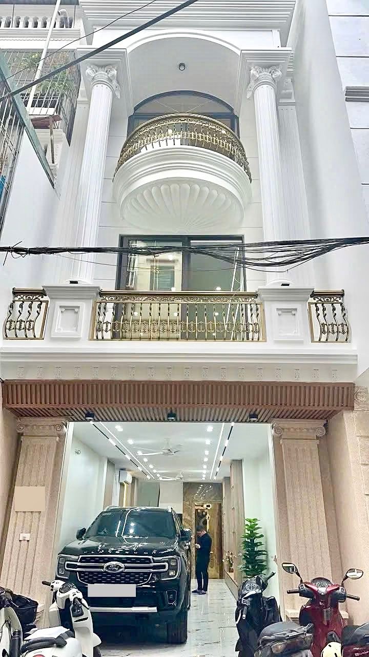 Nhà phố Tân Mai 51m², 6 tầng thang máy giá 23.5 tỷ - Ô tô vào nhà thoải mái!