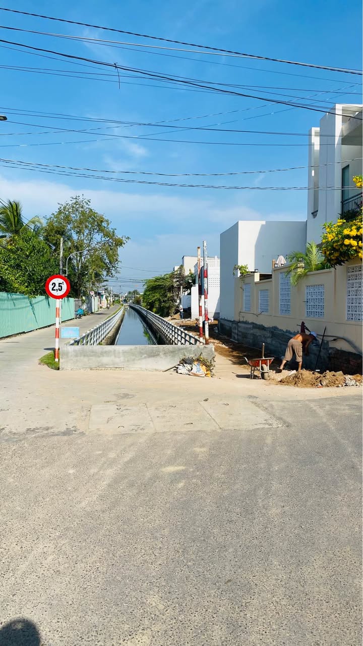 Đất nền mặt tiền Kênh Chín Tế, Phú Tân, Bến Tre 286m² - Sổ hồng chính chủ, giá chỉ 2.288 tỷ!