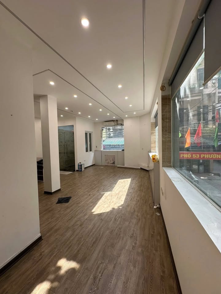 Cho thuê mặt bằng cực đẹp tại Ba Đình, Hà Nội - Thích hợp làm văn phòng, spa, cửa hàng