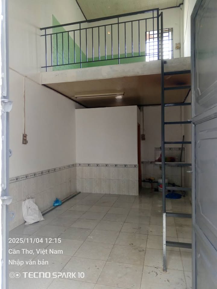 Phòng trọ hẻm 233 Nguyễn Văn Cừ, 15m² giá 2 triệu - Gác lửng tiện nghi!
