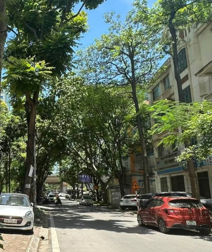 Bán gấp nhà mặt phố Linh Đàm, quận Hoàng Mai, 75m² giá thỏa thuận - Kinh doanh sầm uất!