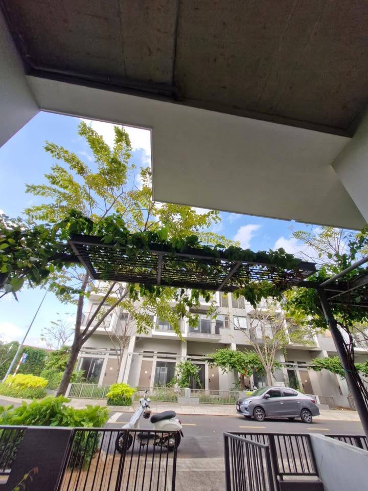 Nhà phố An Gia Standard Tân Uyên 90m² giá 5.6 tỷ - Thiết kế tự do, nội khu tiện ích đa dạng!