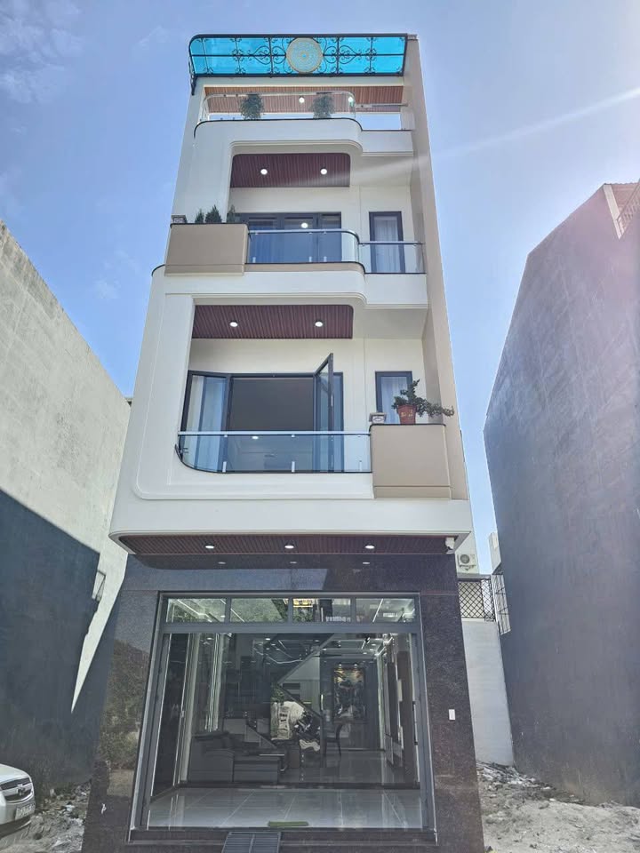 Nhà 1 trệt 2 lầu KDC The Suncity An Phú 85m² giá 5.9 tỷ - Full nội thất hiện đại!