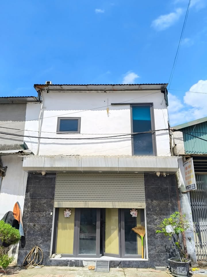 Nhà cấp 4 thôn Đông La, An Khánh, 36m² giá 1 tỷ - Ô tô tránh nhau, sẵn ở ngay!