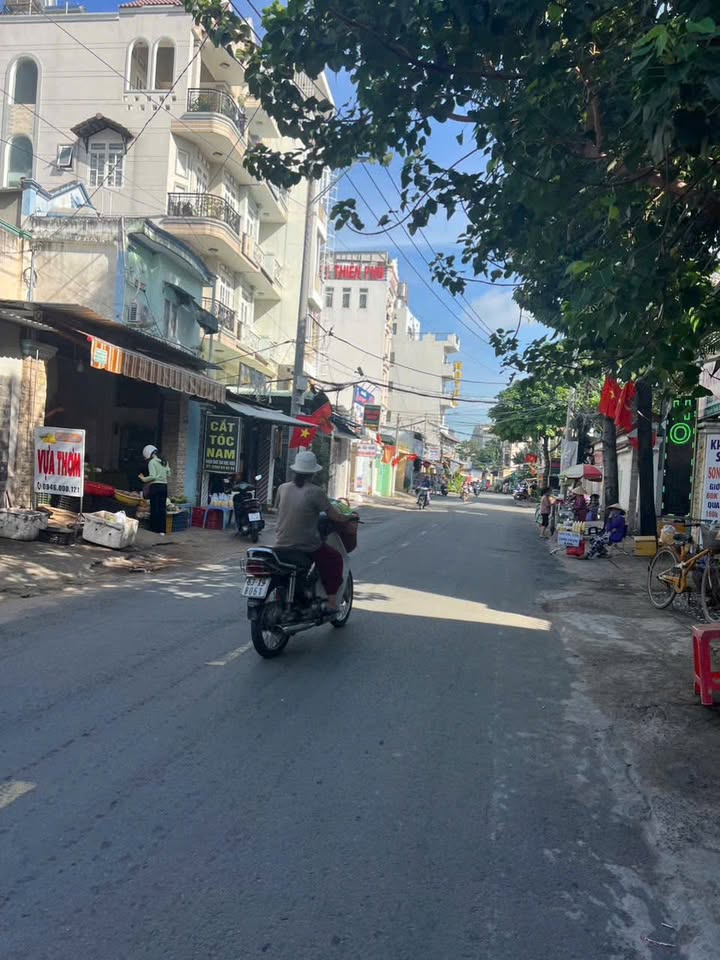 Nhà mặt tiền đường Nguyễn Tuyển, Q2 130m² giá 16.5 tỷ - Cơ hội đầu tư lý tưởng!