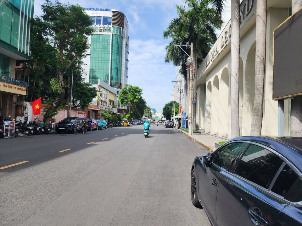 Nhà phố 2 mặt tiền Hoàng Việt, Tân Bình 88m² giá 37 tỷ - Dòng tiền cho thuê ổn định!