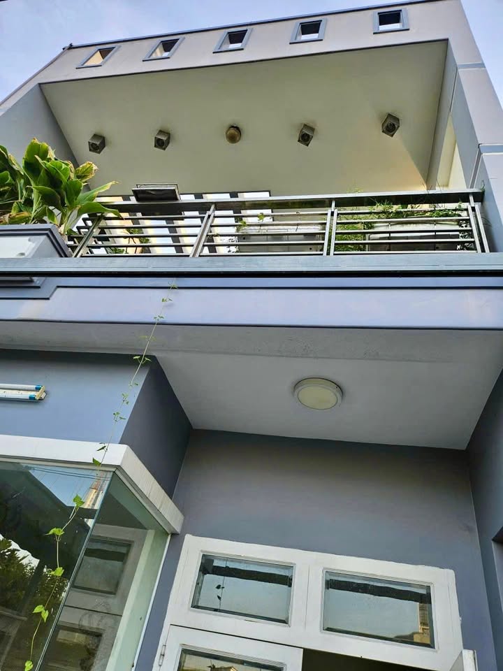 Nhà 3 tầng kiên cố đường Gò Cát, Thủ Đức 96m² giá 7 tỷ - Ô tô vào tận nhà!