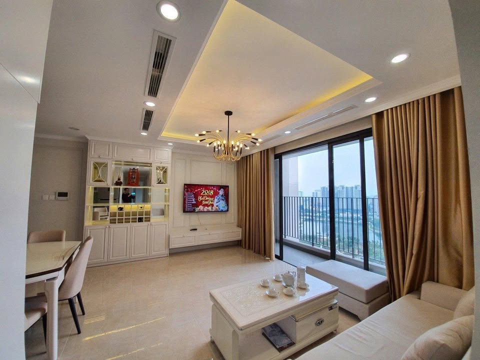 Căn hộ 3 phòng ngủ tại Vinhomes D'capitale 93m² giá 25 triệu - View thành phố tuyệt đẹp!