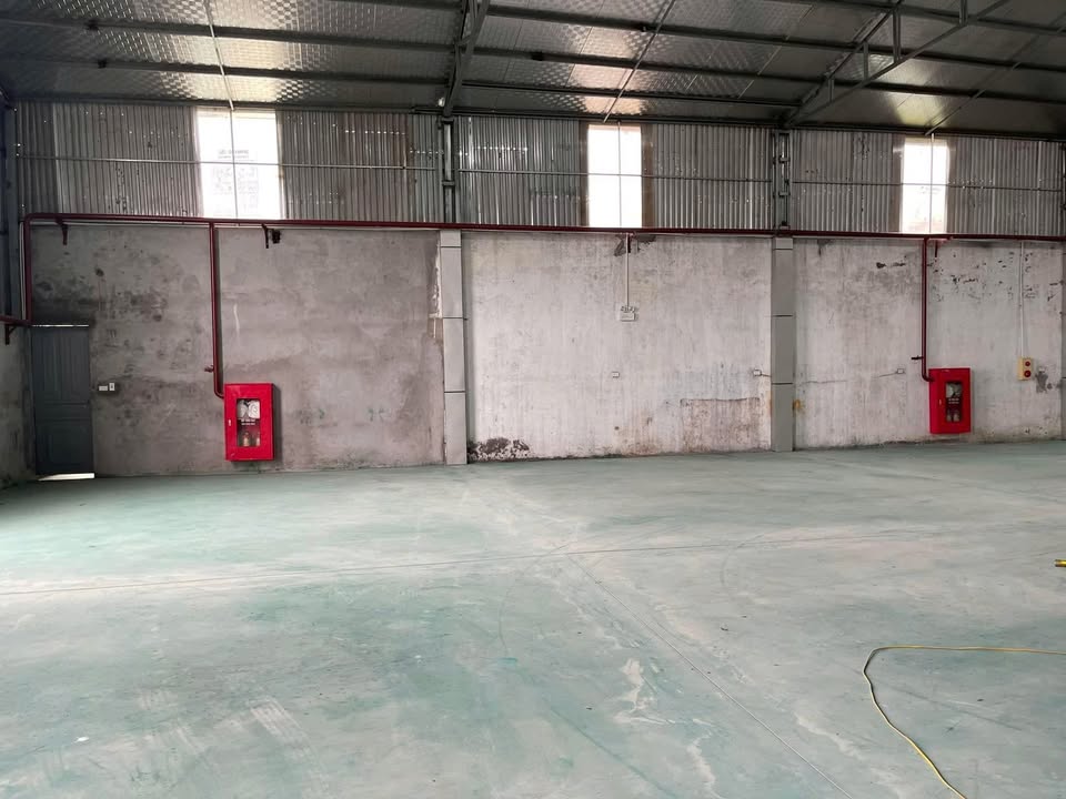 Cho thuê xưởng 1400m² tại Quốc lộ 32, Bà Vì - Vị trí đắc địa, giá chỉ 31 triệu!