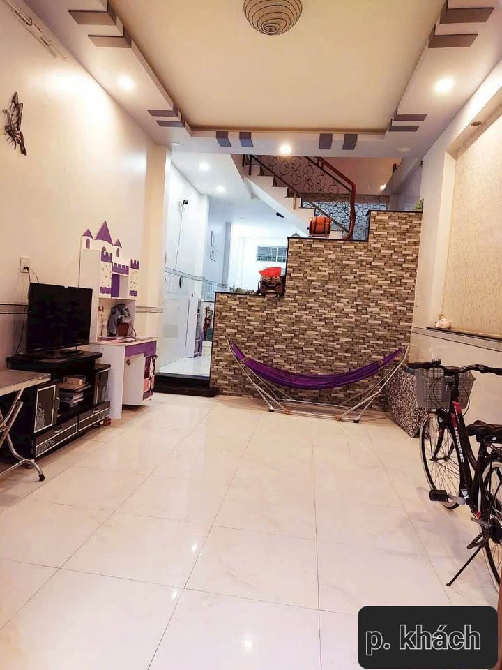 Nhà 1 trệt 1 lầu hẻm 94, phường 5, Cà Mau - Chỉ 2.7 tỷ, thổ cư 100%!