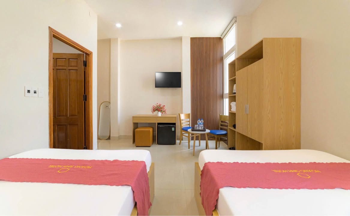 Cho thuê shophouse nguyên tòa khách sạn mini Hồ Nghinh, Đà Nẵng 100m² - Vị trí đắc địa, cách biển chỉ 80m!