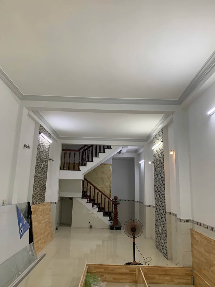 Cho thuê nhà mặt tiền đường Phạm Văn Thuận - 200m² giá 15 triệu/tháng - Phù hợp làm văn phòng