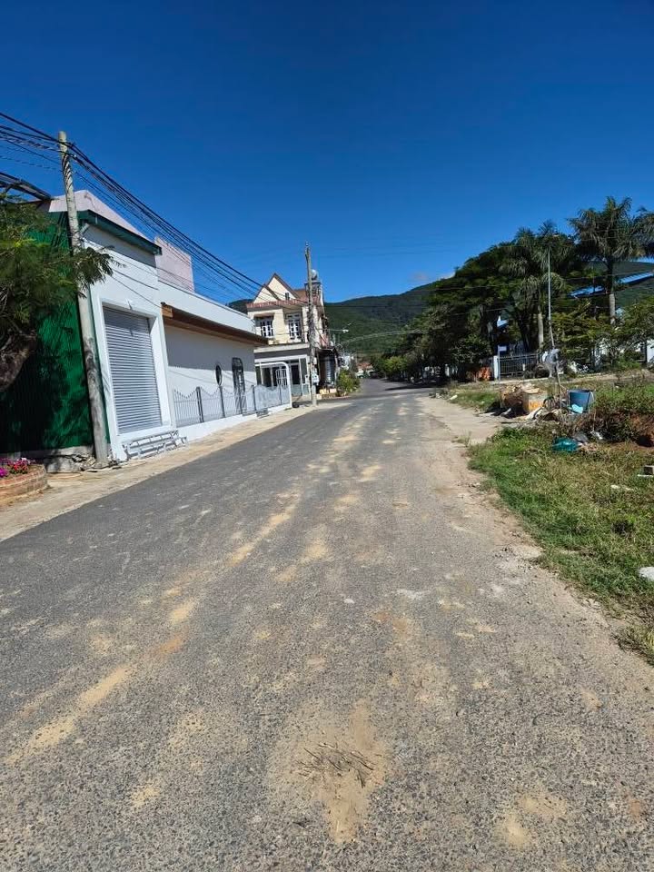 Đất thổ cư 250m² tại đường Nguyễn Đình Chiểu, Thạnh Mỹ - Đơn Dương - Giá 4.85 tỷ