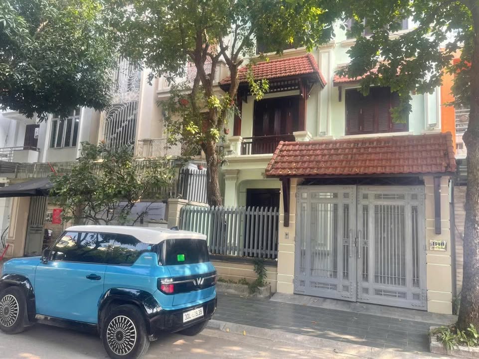 Biệt thự cho thuê tại KĐT Việt Hưng 105m² giá 25 triệu - Phù hợp làm văn phòng và ở gia đình!