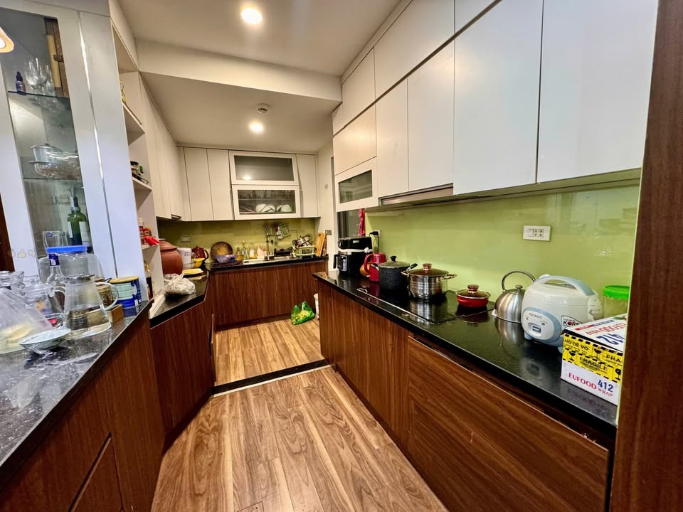 Căn hộ 4 ngủ N01T8 Ngoại Giao Đoàn 136m² giá 14.5 tỷ - Sổ đỏ chính chủ, nội thất sang trọng!