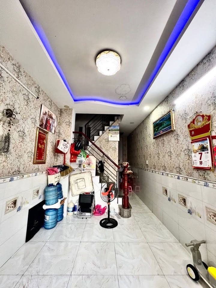 Nhà bán đường Lê Văn Quới, Bình Tân 25m² giá nhỉnh 2 tỷ - Cơ hội đầu tư tuyệt vời!