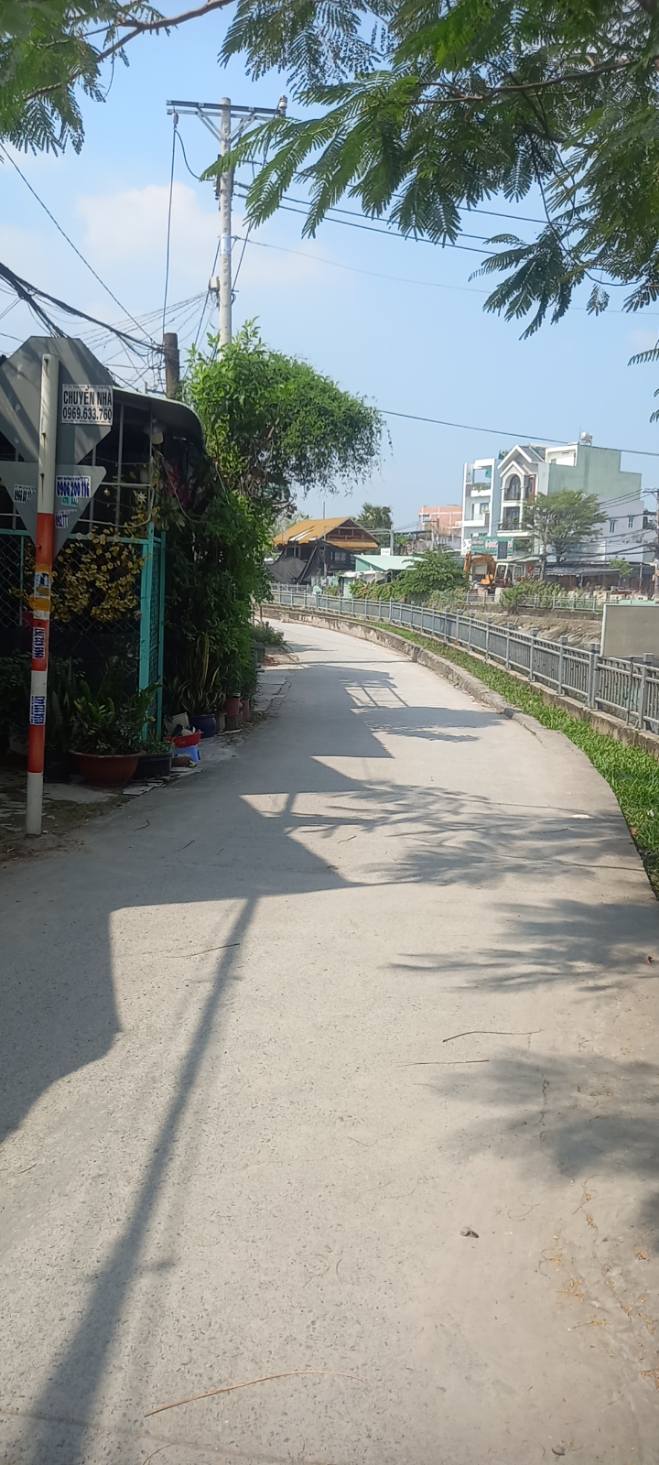 Đất nền Thạnh Xuân 200m² giá 2.35 tỷ - Gần chợ và trường học, tiện ích đầy đủ!