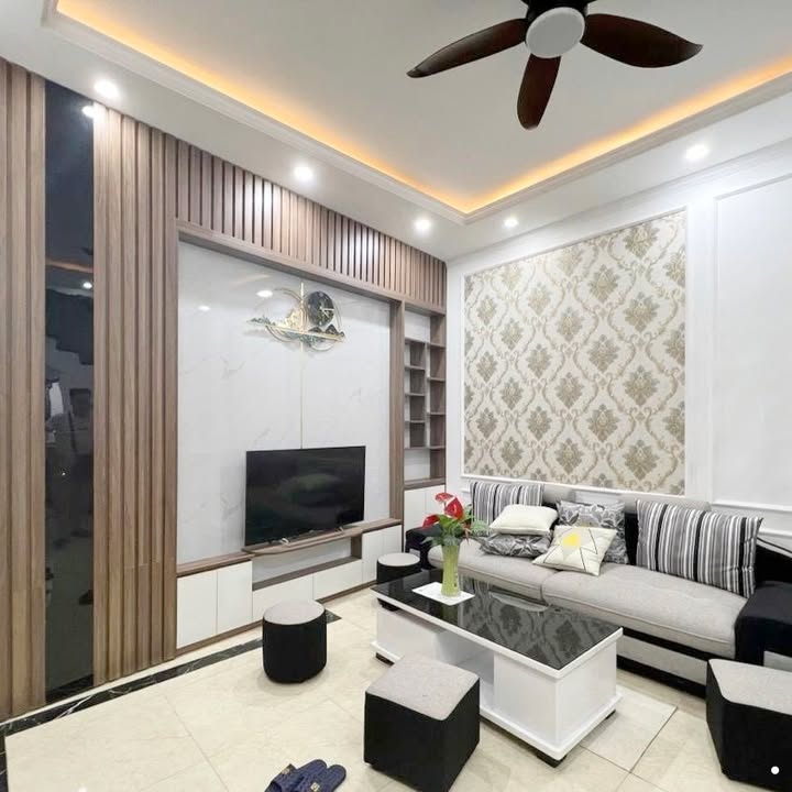 Nhà đẹp Bồ Đề 35m² giá 6.8 tỷ - Sẵn sàng vào ở ngay!