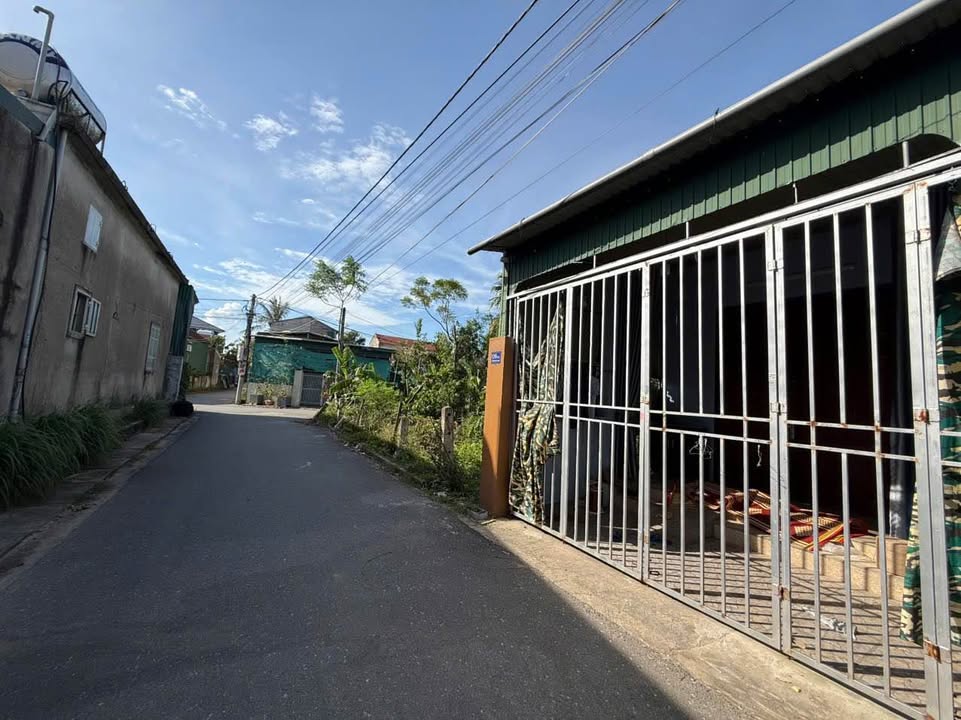 Nhà riêng đường Mai Lão Bạng, Thạch Trung 104.5m² giá 2 tỷ - Sổ hồng chính chủ, vị trí đắc địa!