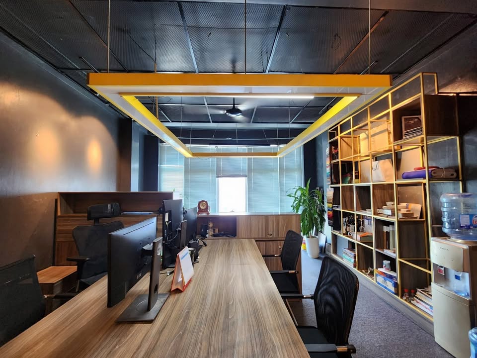 Văn phòng cho thuê tại Ngã Tư Sở, Đống Đa 50m² giá 7 triệu - View thoáng, ô tô đỗ cửa!