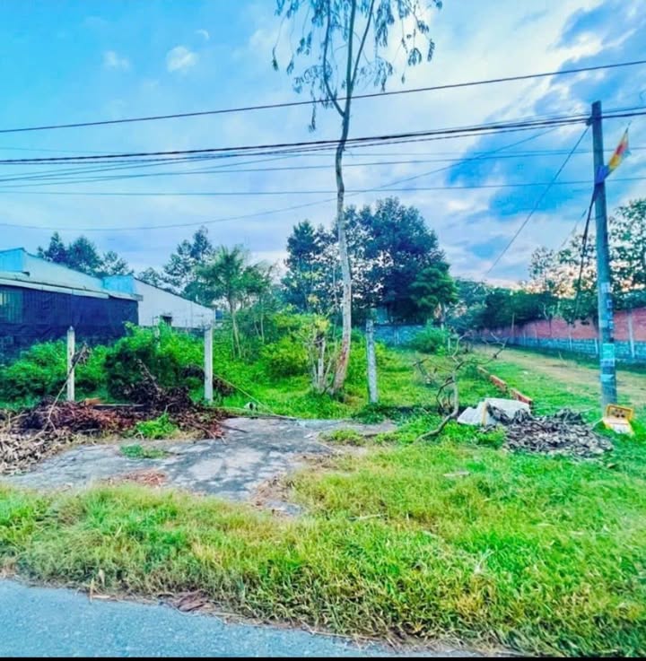 Đất thổ cư 2 mặt tiền đường Nguyễn Thị Rành 283m² - Giá 2.35 tỷ, bớt lộc!