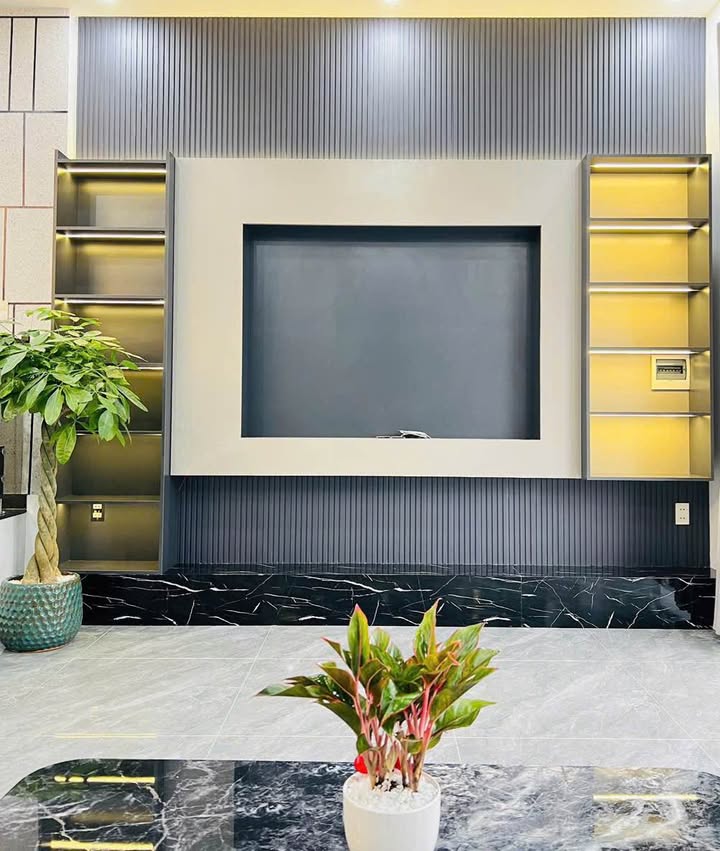 Nhà 2 tầng Thủy Xuân 110m² giá 3.3 tỷ - Sân vườn rộng thoáng