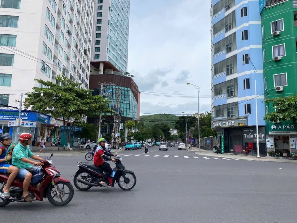 Cho thuê mặt bằng đường Hòn Chồng, Nha Trang 318m² - Vị trí đắc địa, đông khách!