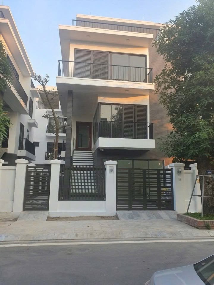 Nhà liền kề Eden Rose Thanh Xuân 132m² giá 25 triệu - Thiết kế hiện đại, sân riêng