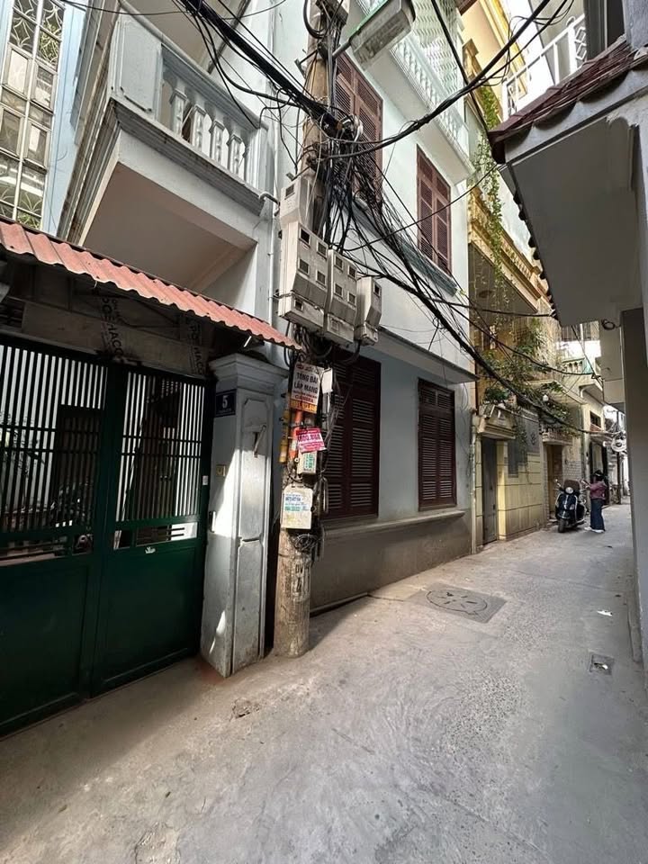 Bán nhà 2 tầng Đình Thôn, Mỹ Đình 40m² giá 8 tỷ - Đầu tư sinh lời ngay!