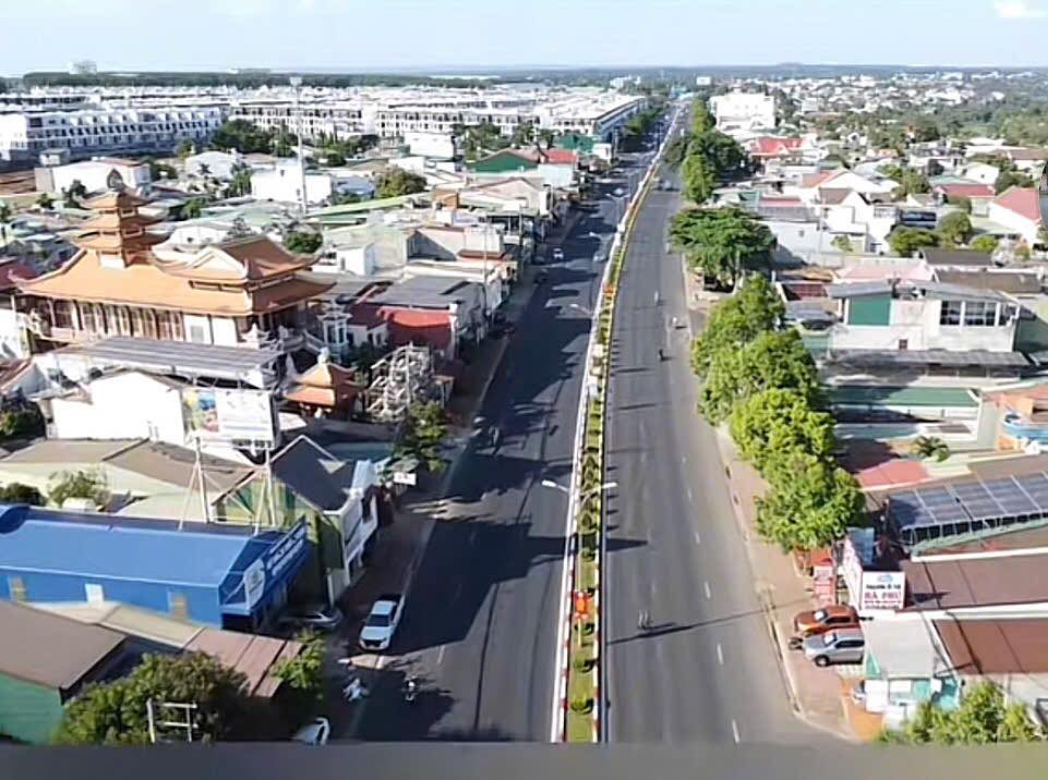 Bán nhà 3 mặt tiền đường Nguyễn Chí Thanh, BMT 301.6m² giá 21 tỷ - Kinh doanh thuận lợi!