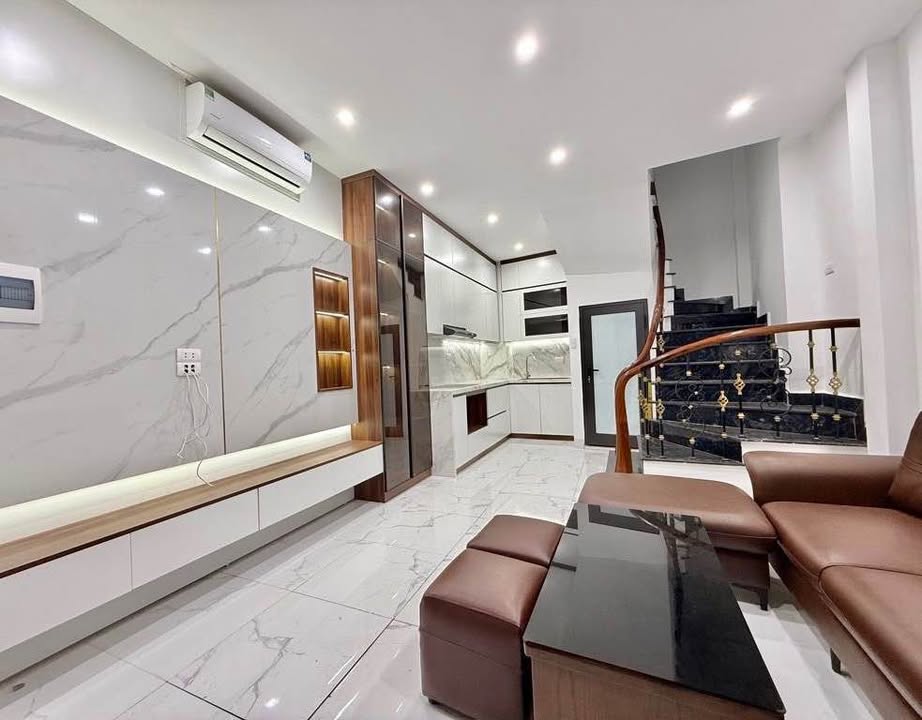 Nhà riêng Trần Cung 47m² giá 9 tỷ - Lô góc thông thoáng, kinh doanh tốt!