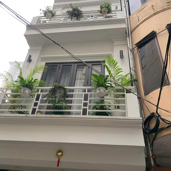 Nhà phố Thịnh Quang, Đống Đa, 42m² giá 5.3 tỷ - Gần Thái Thịnh, tiện ích đầy đủ!