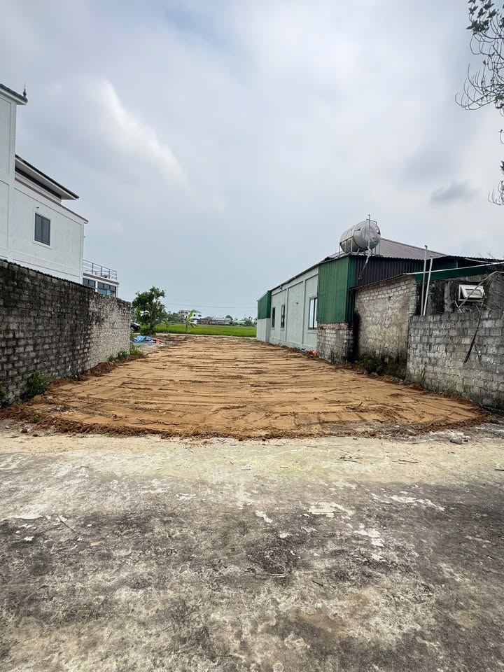 Đất nền xóm Thống Nhất Khánh Hợp 100m² giá 1.4 tỷ - Đầu tư tiềm năng!