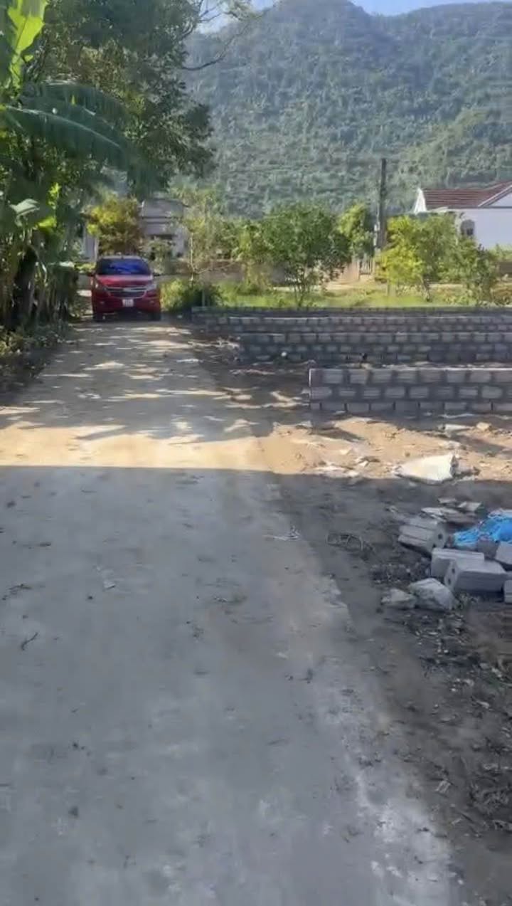 Đất liền kề Ngọc Lương, Yên Thủy 100m² giá chỉ 3xx triệu - Đường rộng ô tô tránh nhau!